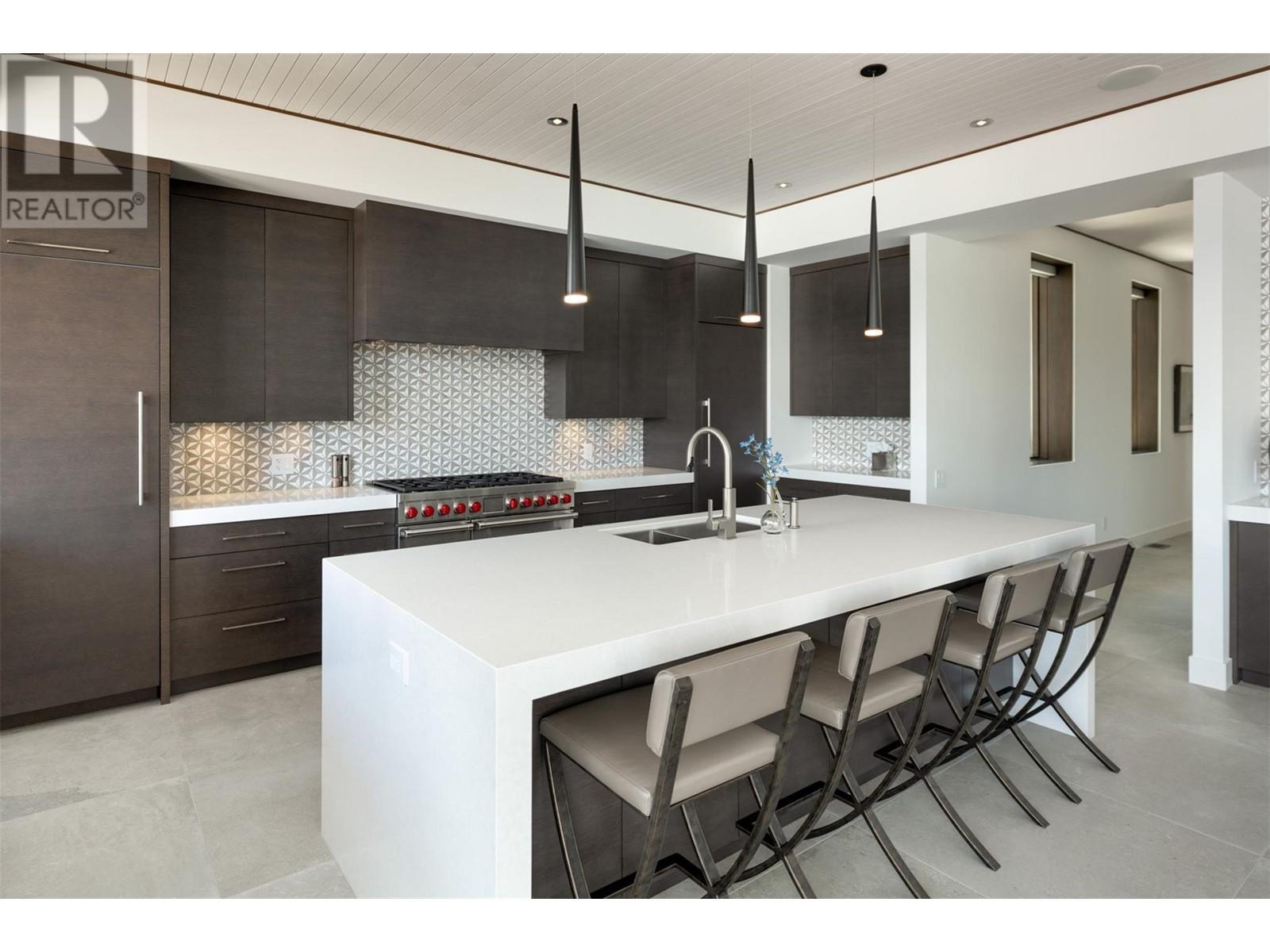 2463 Thacker Drive, West Kelowna, BC - Indoor Photo Showing Kitchen With Double Sink With Upgraded Kitchen