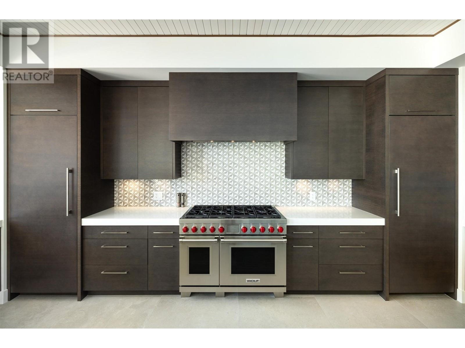 2463 Thacker Drive, West Kelowna, BC - Indoor Photo Showing Kitchen
