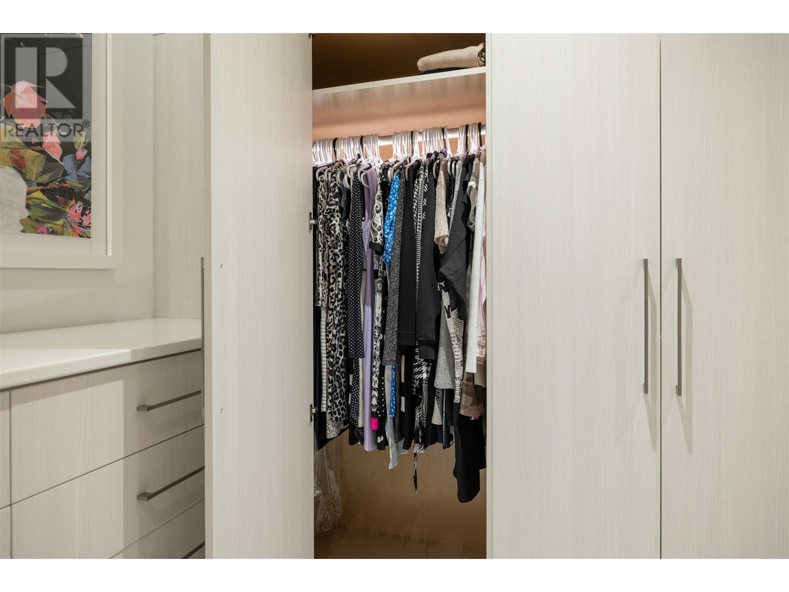 2463 Thacker Drive, West Kelowna, BC - Indoor