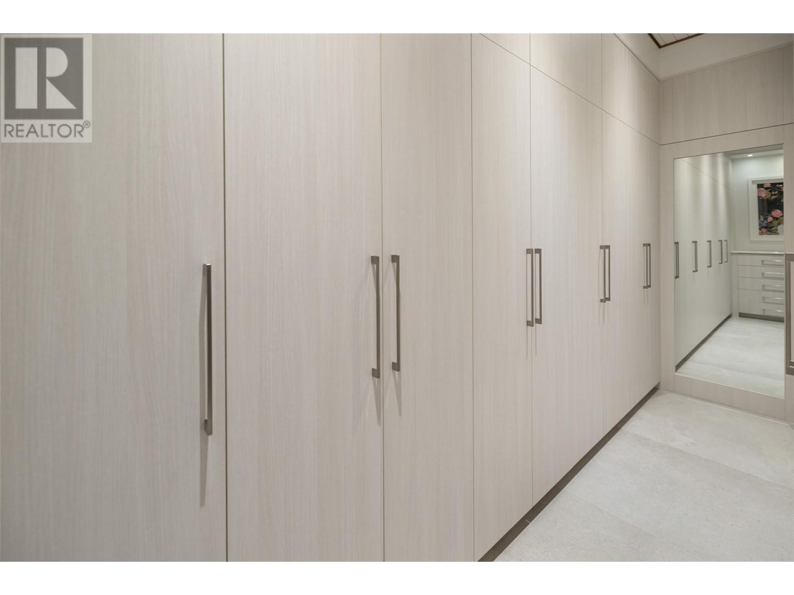 2463 Thacker Drive, West Kelowna, BC - Indoor Photo Showing Other Room