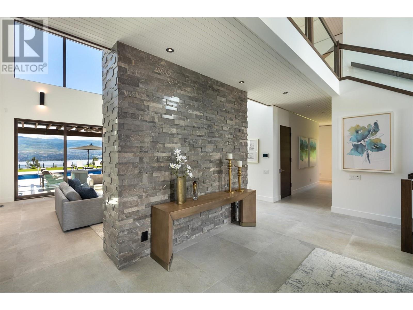 2463 Thacker Drive, West Kelowna, BC - Indoor