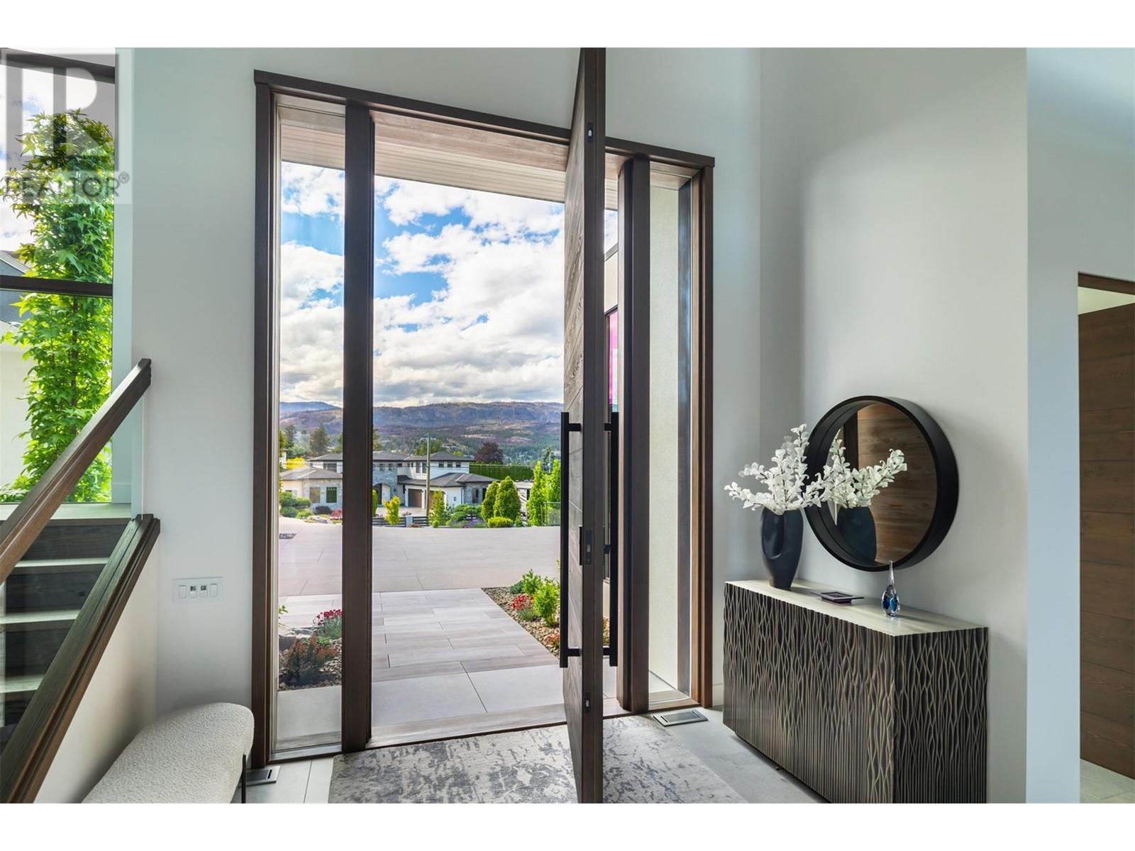 2463 Thacker Drive, West Kelowna, BC - Indoor Photo Showing Other Room