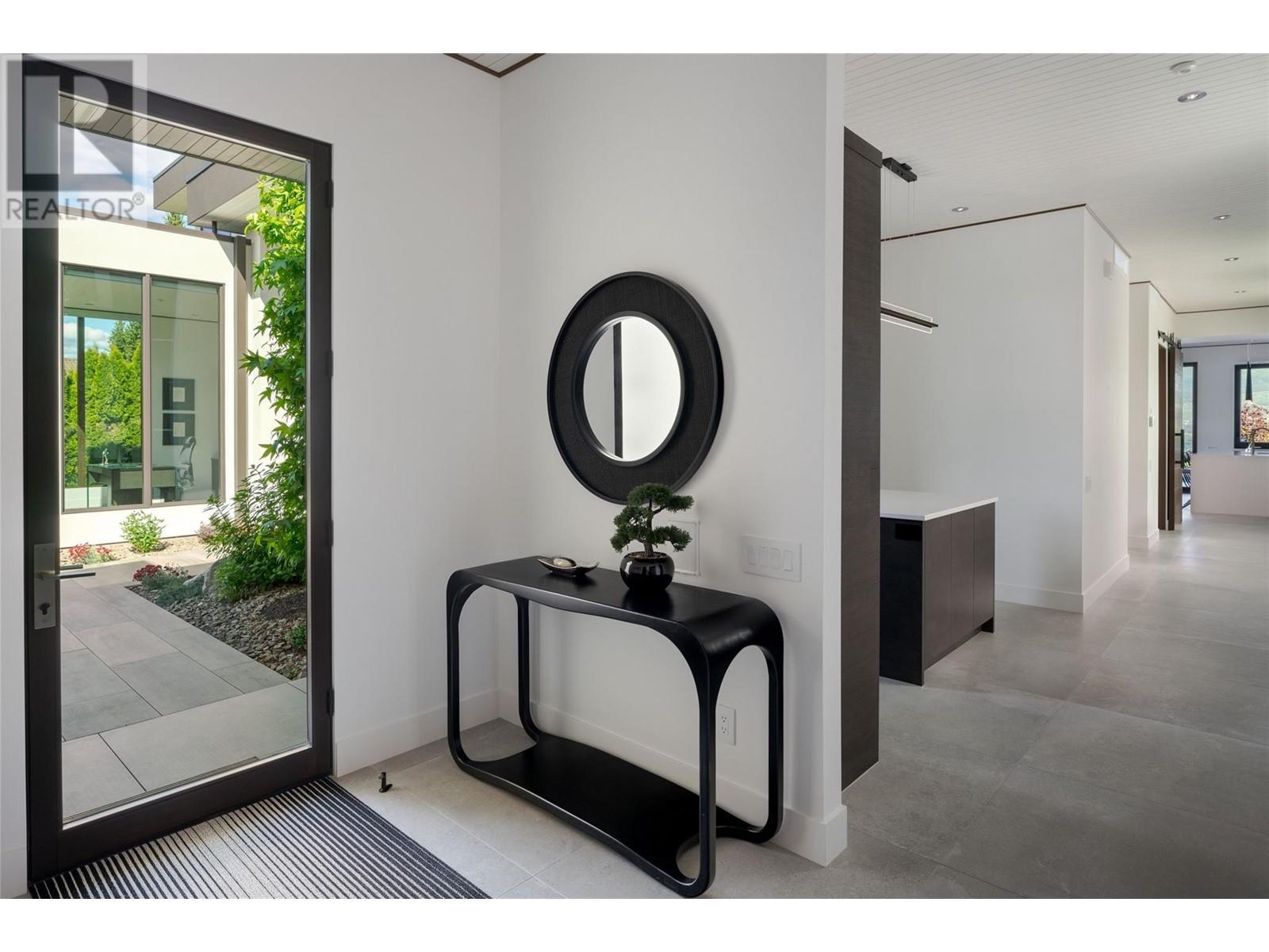 2463 Thacker Drive, West Kelowna, BC - Indoor Photo Showing Other Room