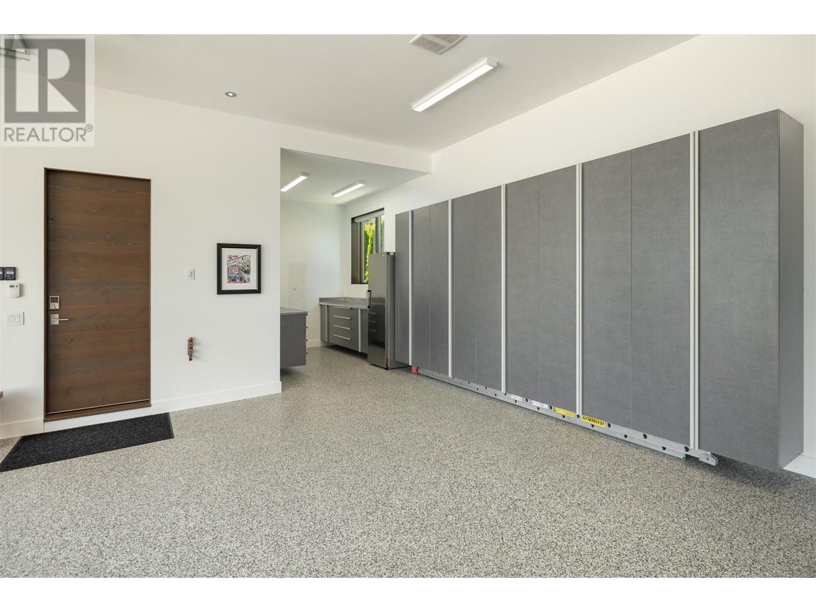 2463 Thacker Drive, West Kelowna, BC - Indoor Photo Showing Other Room