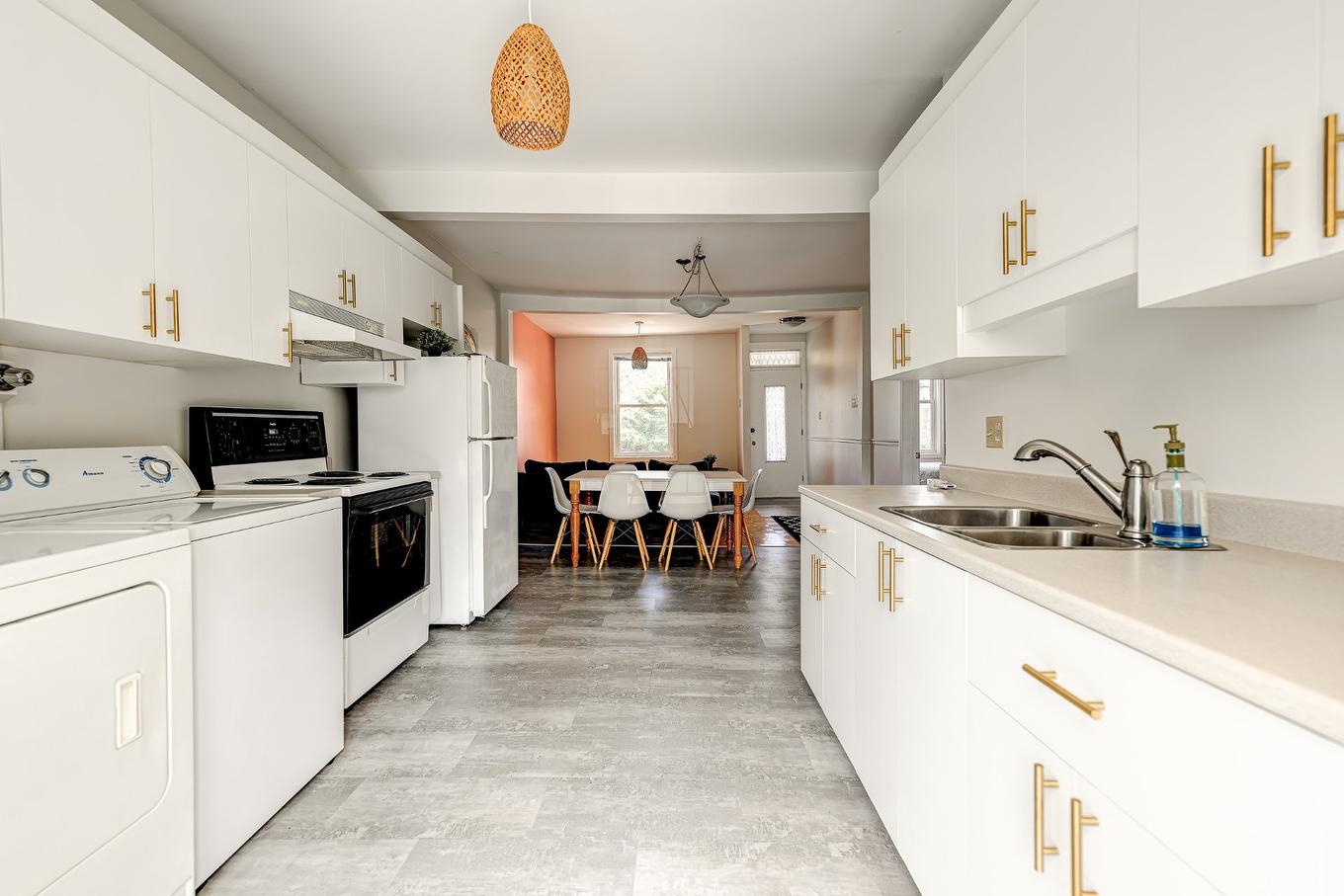 Kitchen - 2184 Av. Lebrun, Montréal (Mercier/Hochelaga-Maisonneuve), QC - Indoor Photo Showing Kitchen With Double Sink