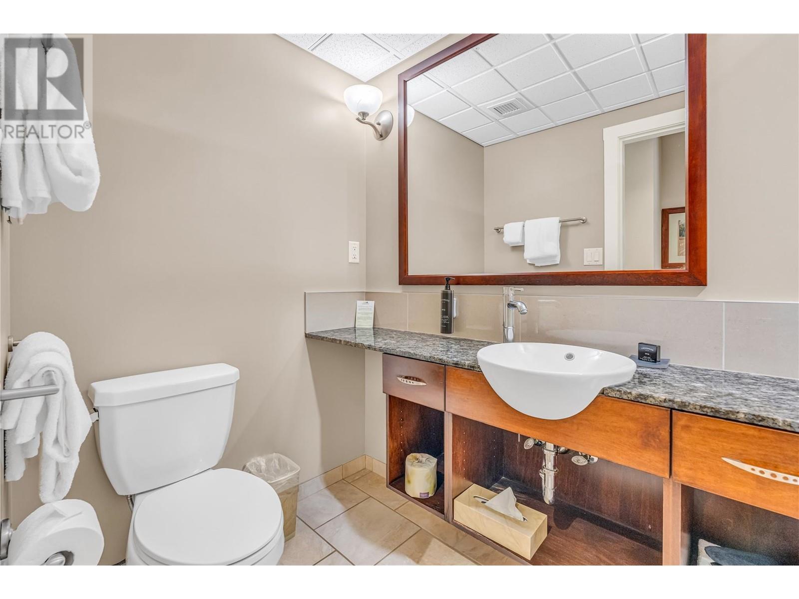 13011 Lakeshore Drive S Unit# 370, Summerland, BC - Indoor Photo Showing Bathroom