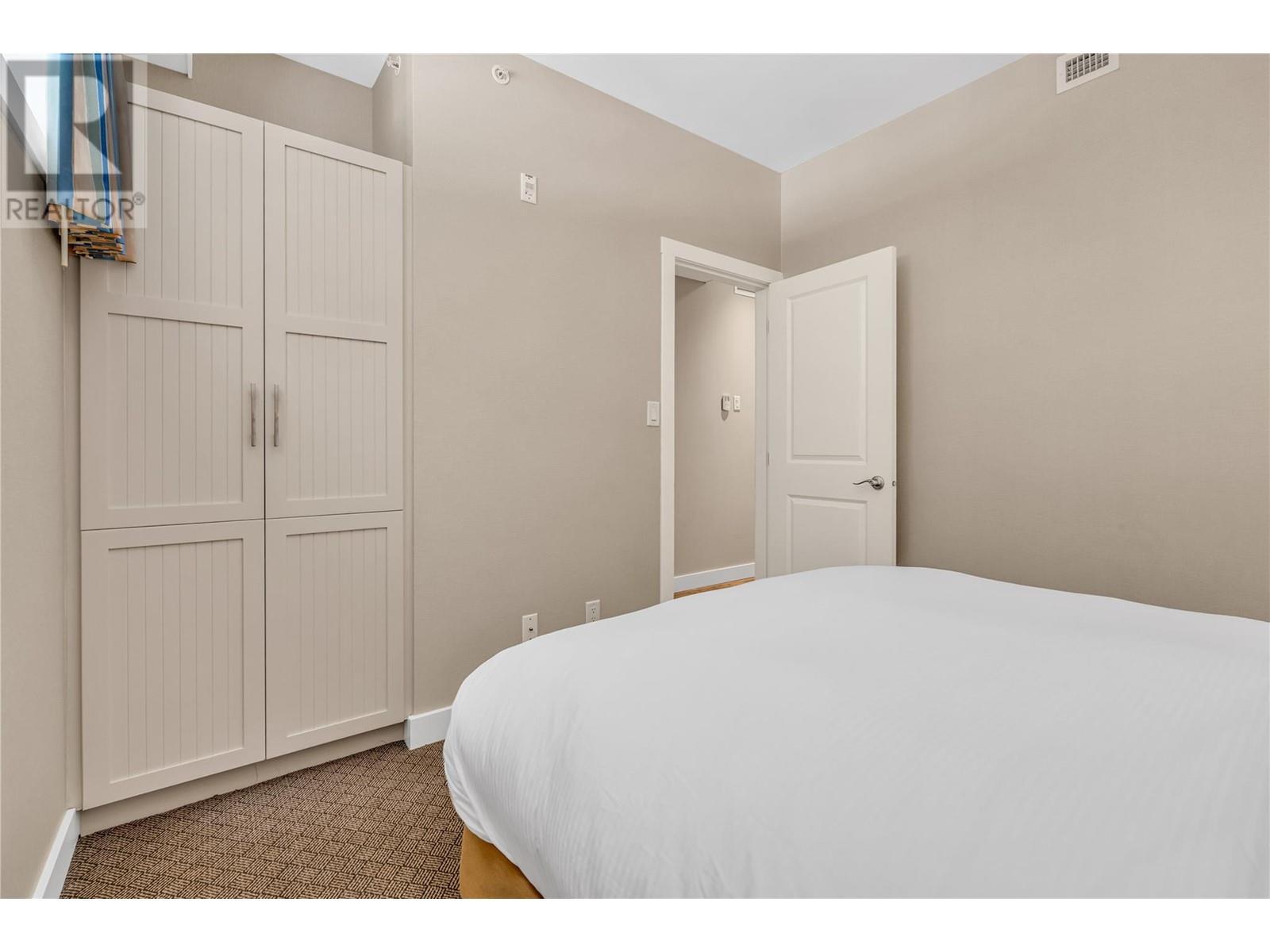 13011 Lakeshore Drive S Unit# 370, Summerland, BC - Indoor Photo Showing Bedroom