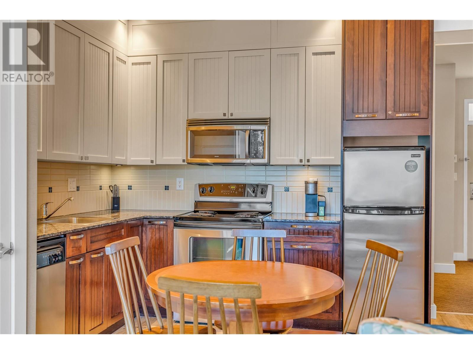 13011 Lakeshore Drive S Unit# 370, Summerland, BC - Indoor Photo Showing Other Room