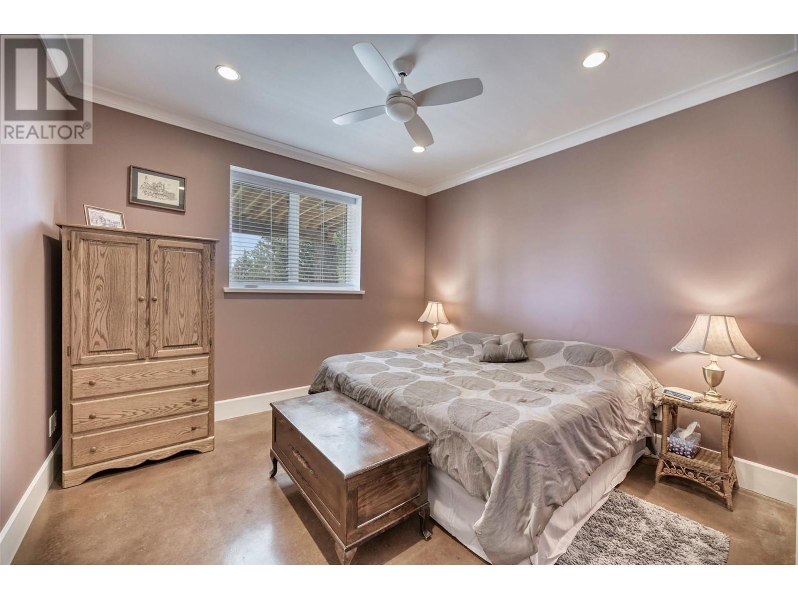 148 Sasquatch Trail, Osoyoos, BC - Indoor Photo Showing Bedroom