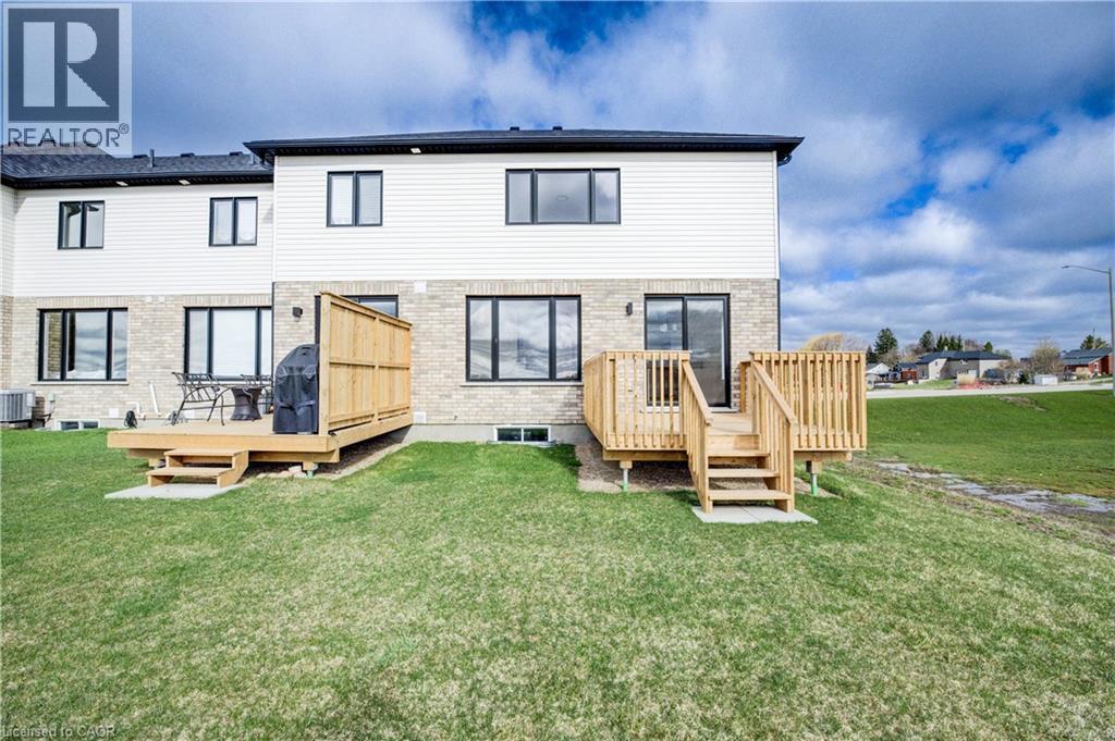 30 Anne Street W, Harriston, ON - Outdoor