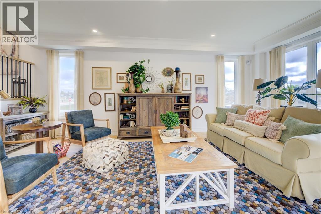 109 Thackeray Way, Harriston, ON - Indoor Photo Showing Living Room