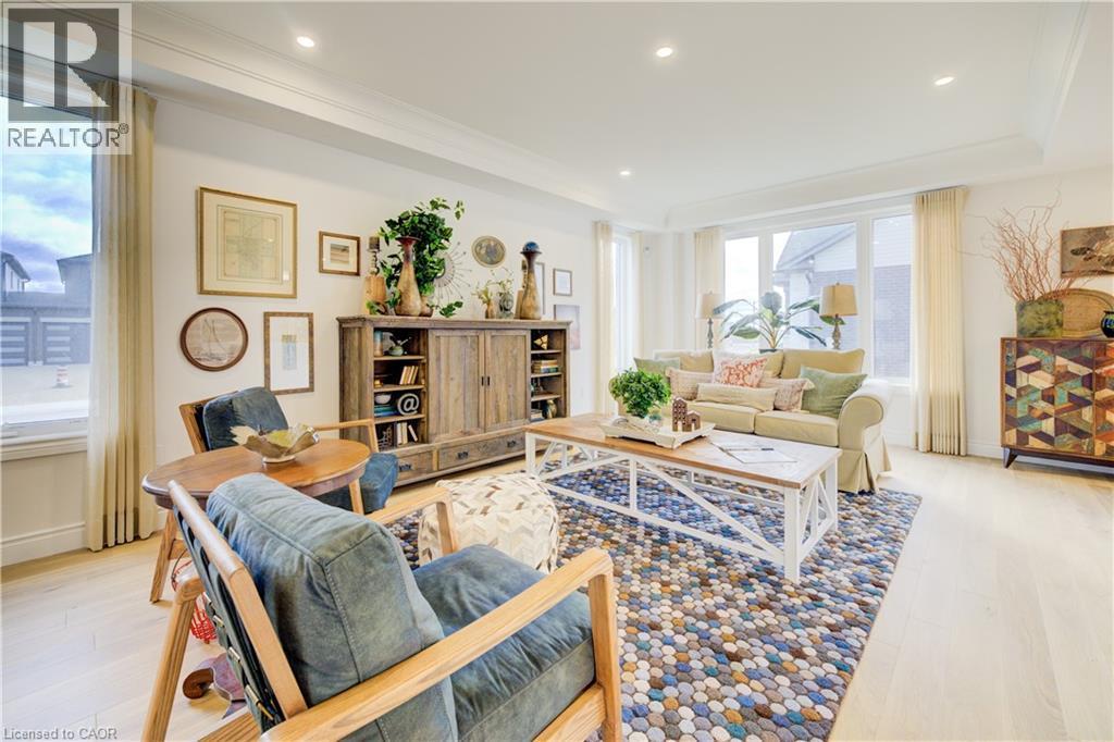 109 Thackeray Way, Harriston, ON - Indoor Photo Showing Living Room