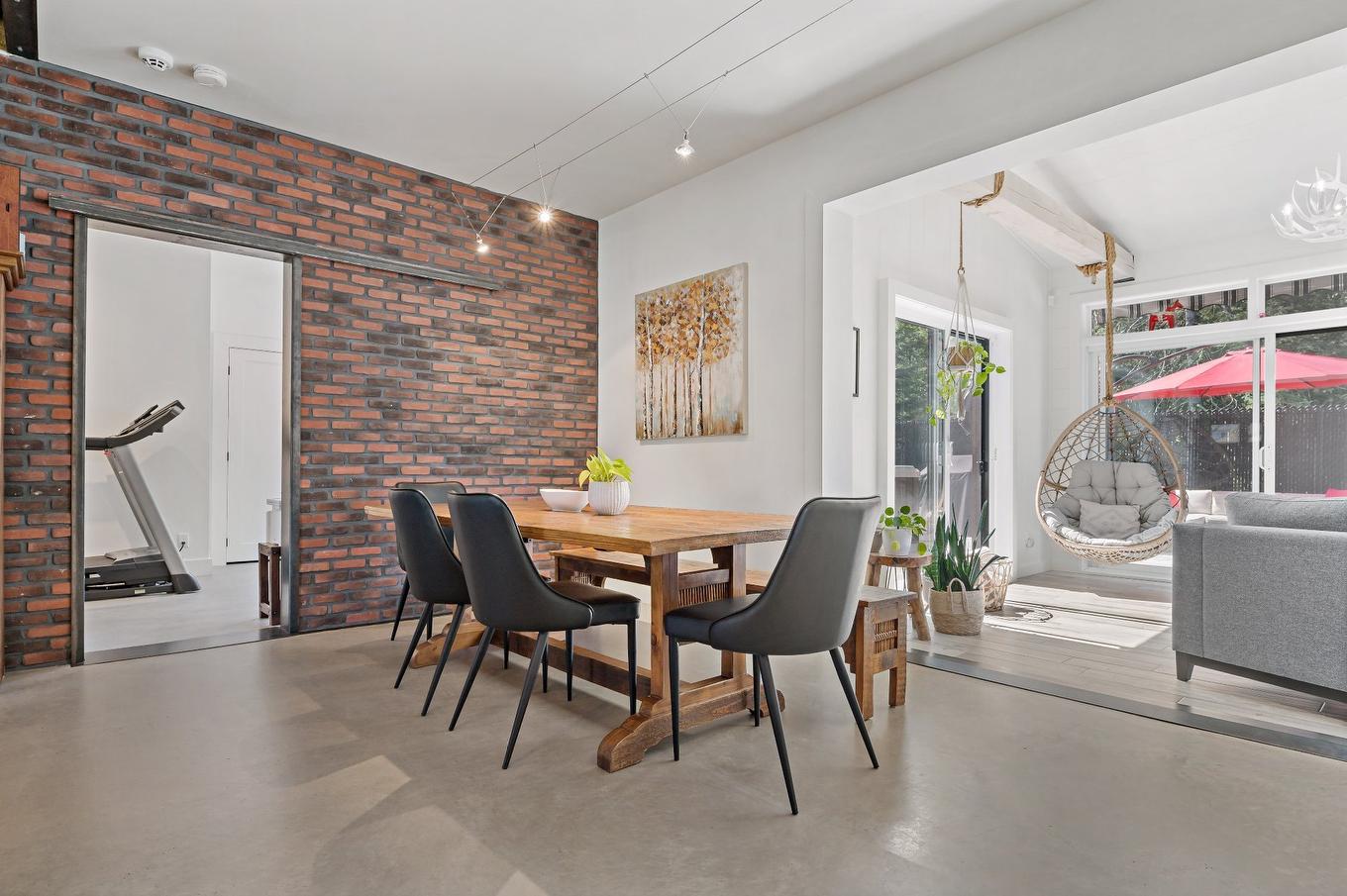 Dining room - 1070 Rue Des Jonquilles, Mont-Tremblant, QC - Indoor Photo Showing Other Room