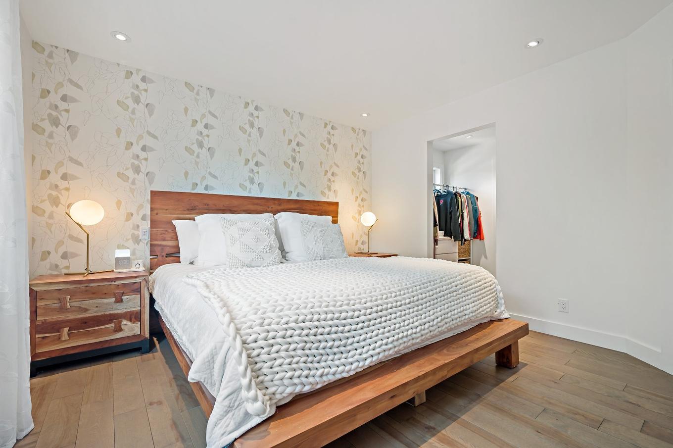 Bedroom - 1070 Rue Des Jonquilles, Mont-Tremblant, QC - Indoor Photo Showing Bedroom