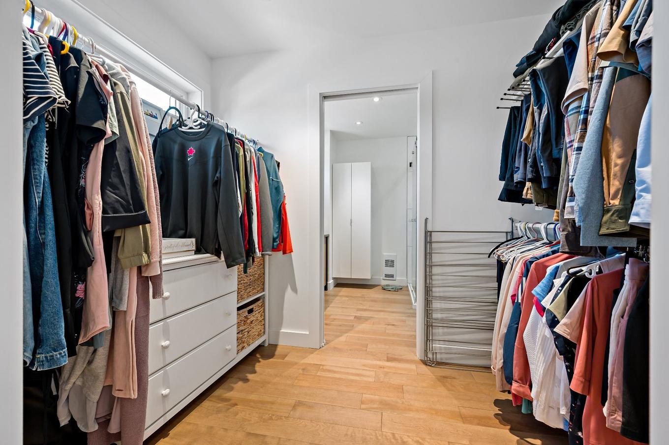Walk-in closet - 1070 Rue Des Jonquilles, Mont-Tremblant, QC - Indoor With Storage