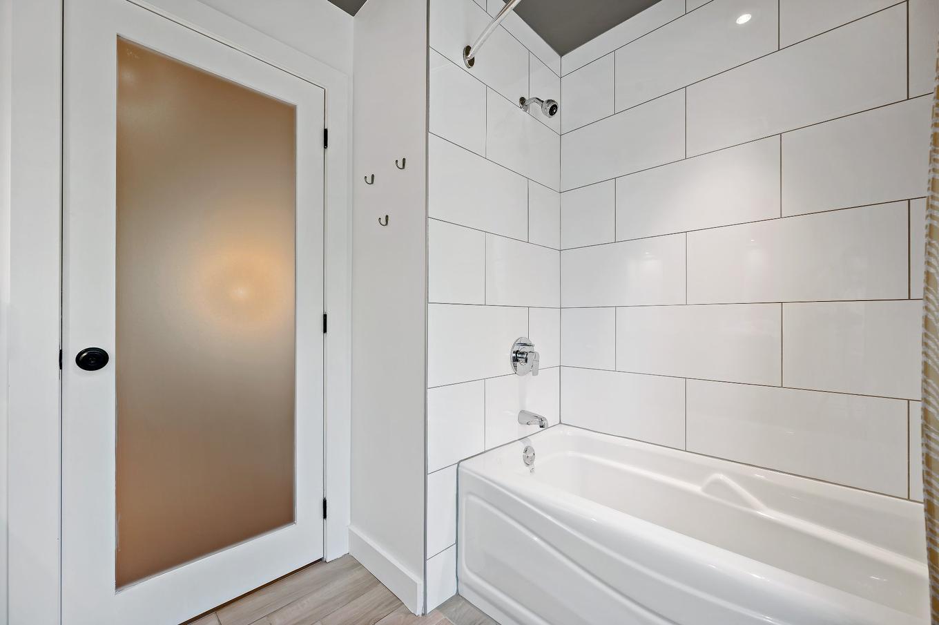 Bathroom - 1070 Rue Des Jonquilles, Mont-Tremblant, QC - Indoor Photo Showing Bathroom