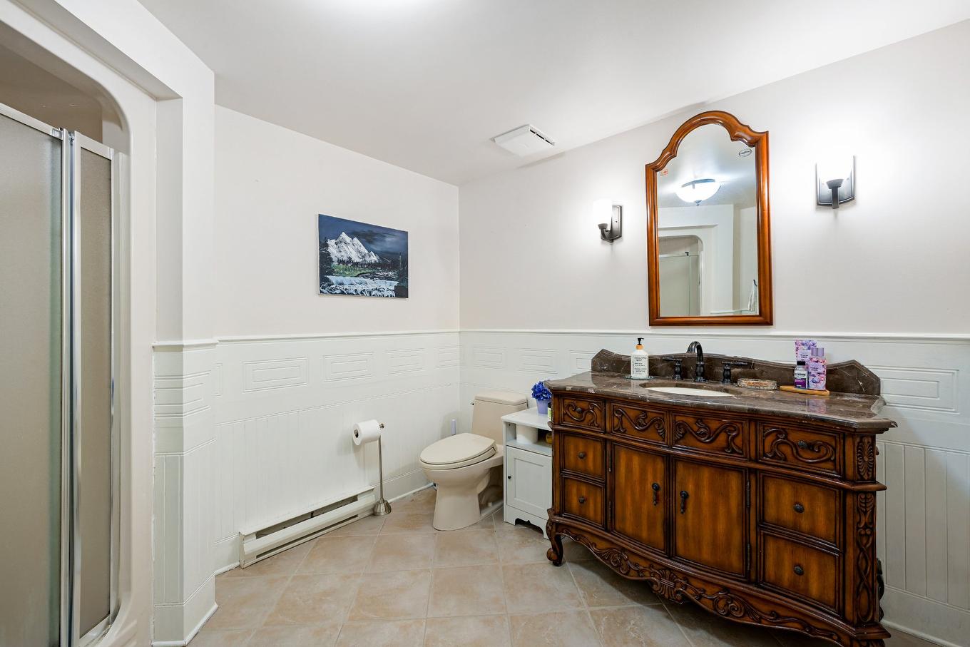 Bathroom - 303 Rue Alphonse-Desjardins, Montréal (L'Île-Bizard/Sainte-Geneviève), QC - Indoor Photo Showing Bathroom