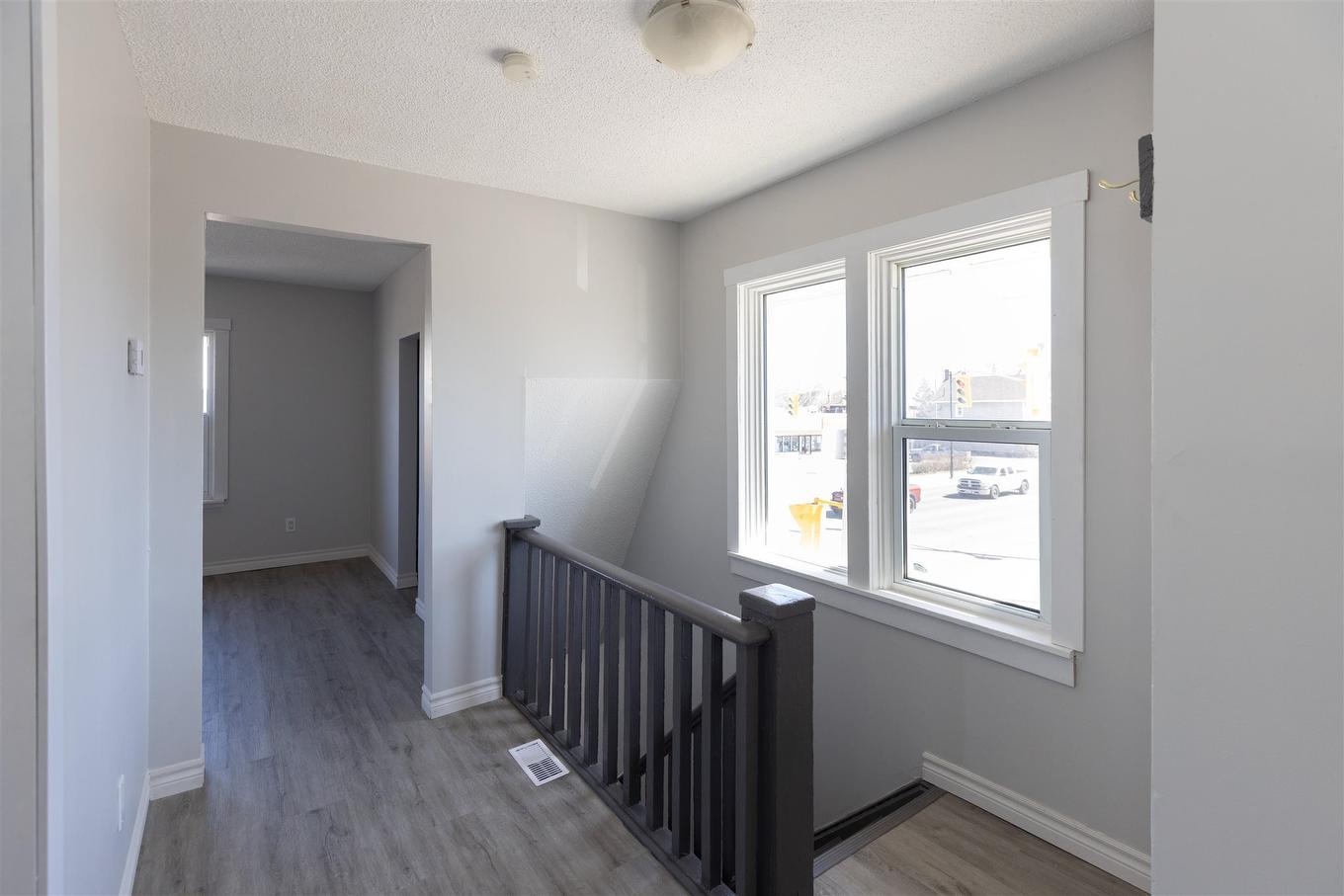 401 May Street N, Thunder Bay, ON - Indoor Photo Showing Other Room