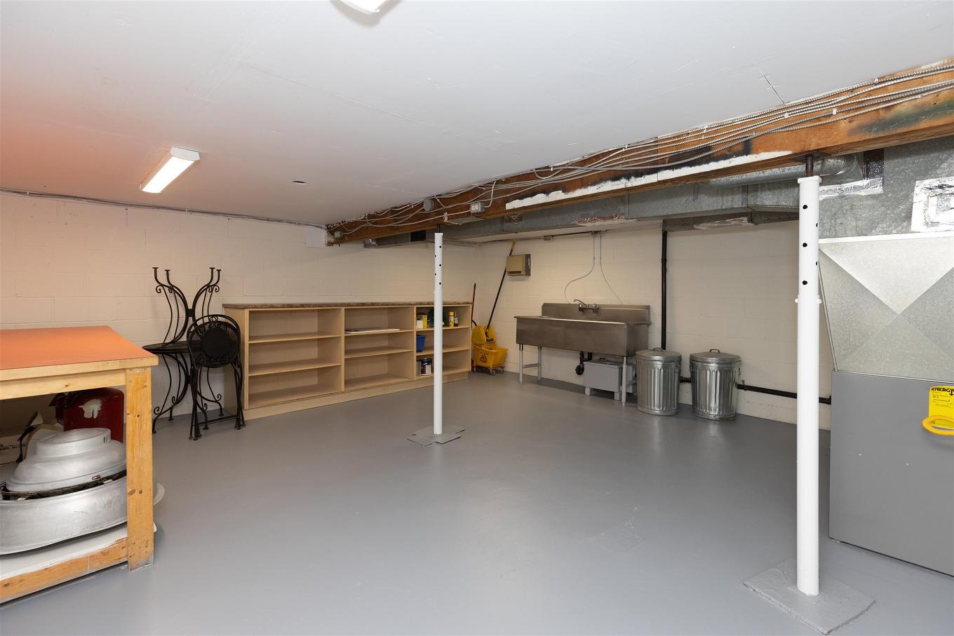 401 May Street N, Thunder Bay, ON - Indoor