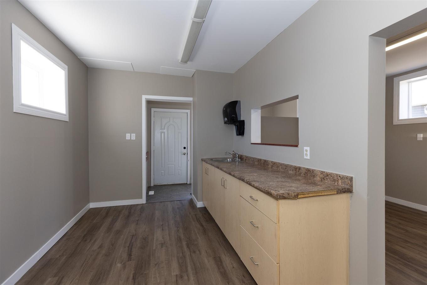 401 May Street N, Thunder Bay, ON - Indoor Photo Showing Other Room