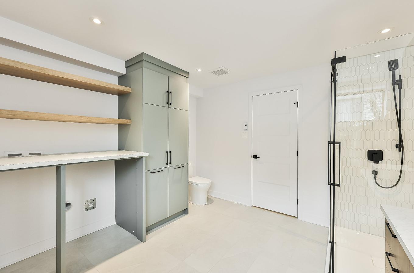 Bathroom - Rue Lorrain, Saint-Lin/Laurentides, QC - Indoor