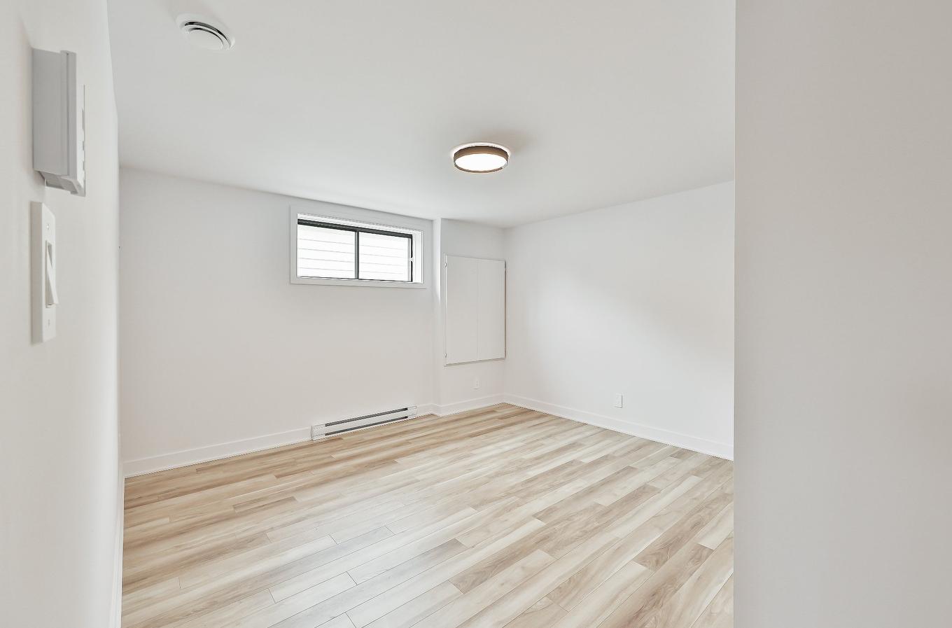Bedroom - Rue Lorrain, Saint-Lin/Laurentides, QC - Indoor Photo Showing Other Room