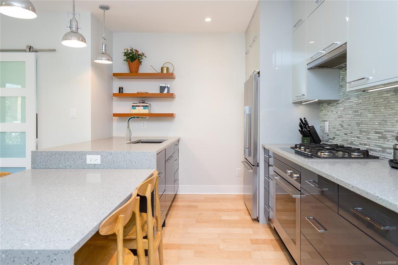 N408-1105 Pandora Ave, Victoria, BC - Indoor Photo Showing Kitchen With Upgraded Kitchen