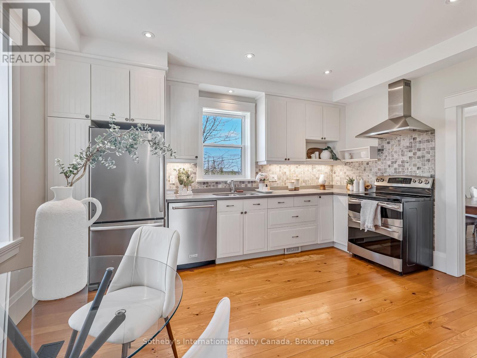 717218 1St Line E, Mulmur, ON - Indoor Photo Showing Kitchen With Stainless Steel Kitchen With Upgraded Kitchen