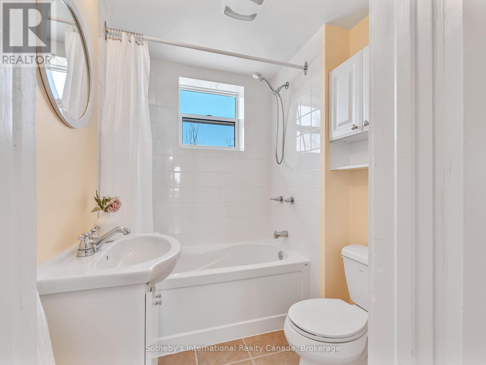 717218 1St Line E, Mulmur, ON - Indoor Photo Showing Bathroom