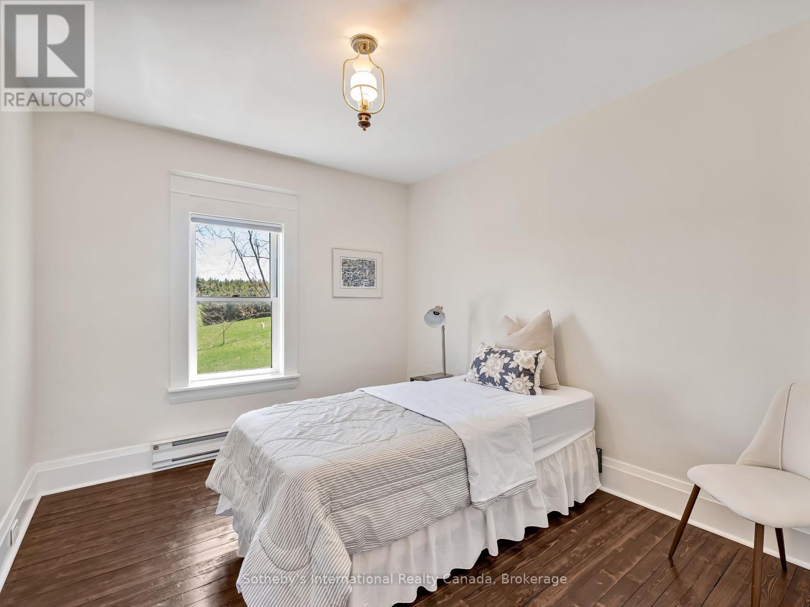 717218 1St Line E, Mulmur, ON - Indoor Photo Showing Bedroom