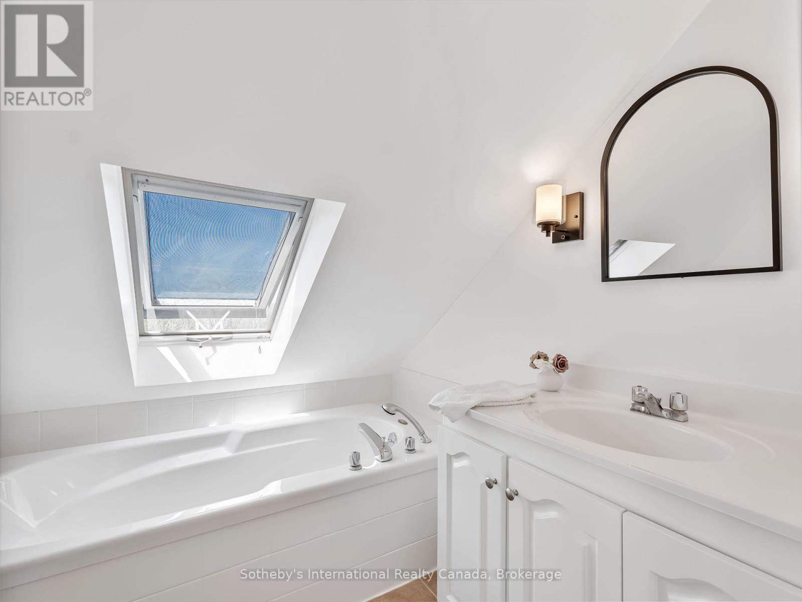 717218 1St Line E, Mulmur, ON - Indoor Photo Showing Bathroom