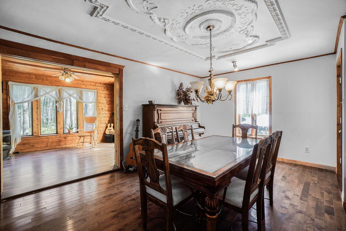 Dining room - 2043 Av. Pierre, Mascouche, QC - Indoor Photo Showing Dining Room