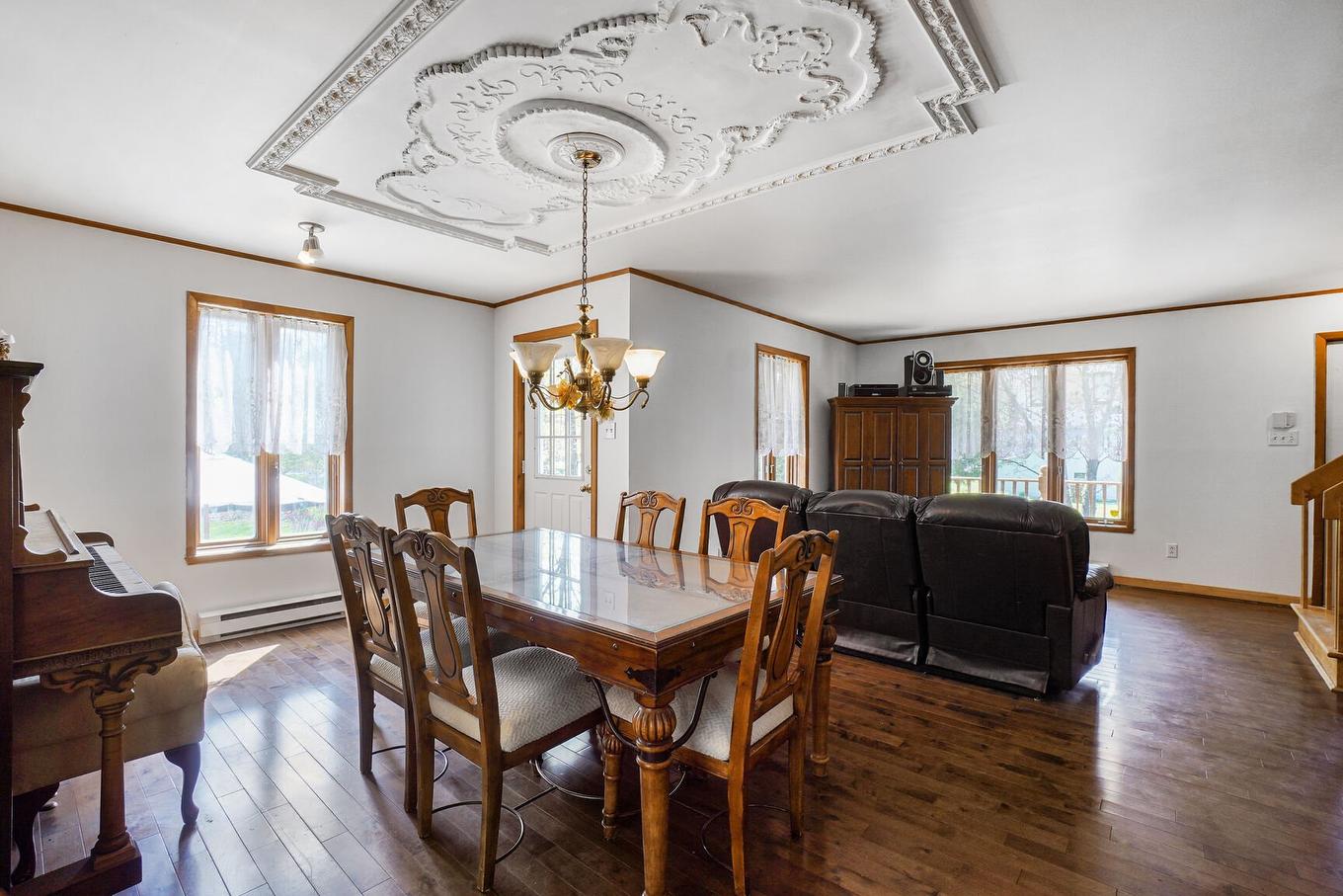 Dining room - 2043 Av. Pierre, Mascouche, QC - Indoor Photo Showing Dining Room
