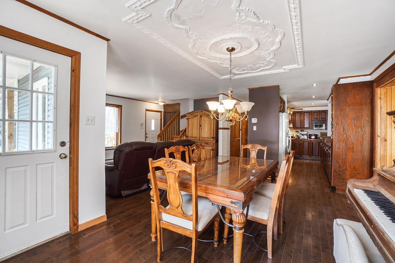 Overall view - 2043 Av. Pierre, Mascouche, QC - Indoor Photo Showing Dining Room