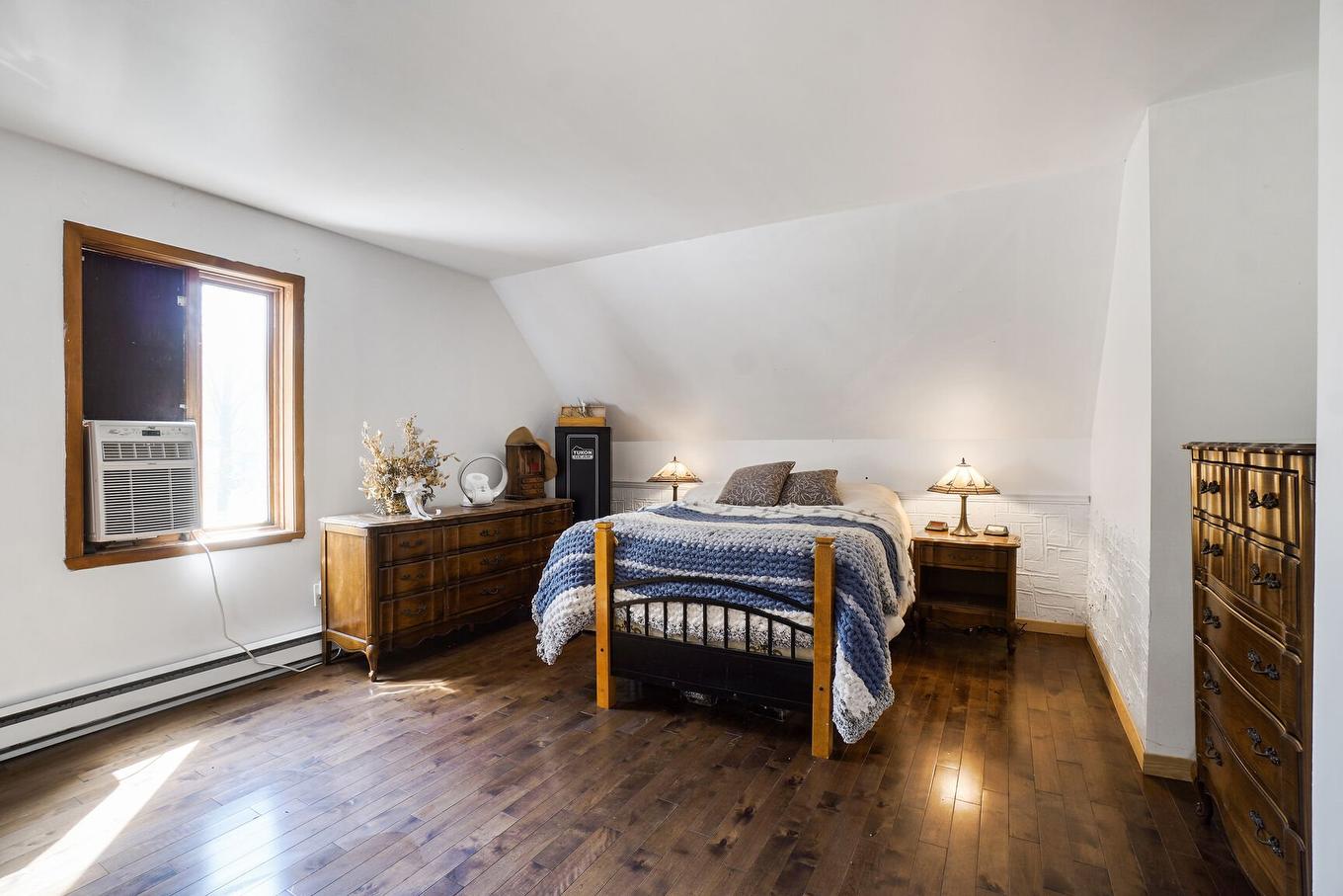 Primary bedroom - 2043 Av. Pierre, Mascouche, QC - Indoor Photo Showing Bedroom