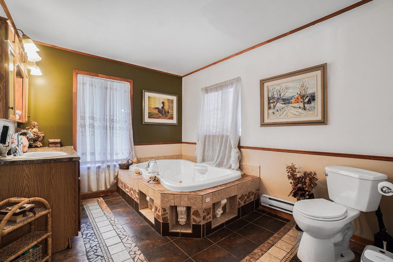 Bathroom - 2043 Av. Pierre, Mascouche, QC - Indoor Photo Showing Bathroom