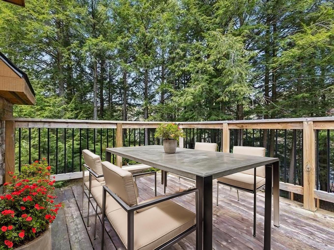 Patio - 10 Ch. Du Frère-André, Brownsburg-Chatham, QC - Outdoor With Deck Patio Veranda With Exterior