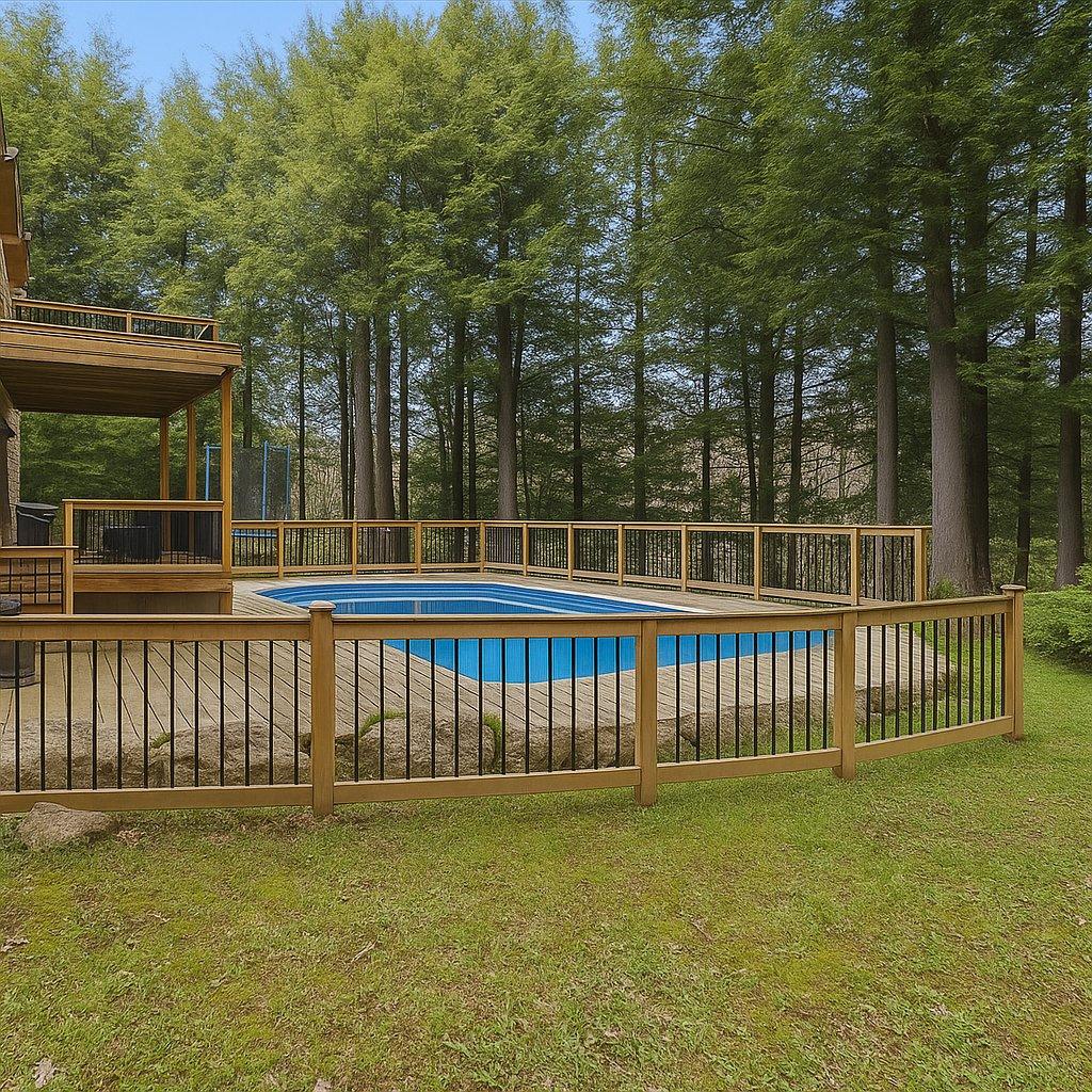 Pool - 10 Ch. Du Frère-André, Brownsburg-Chatham, QC - Outdoor With Backyard