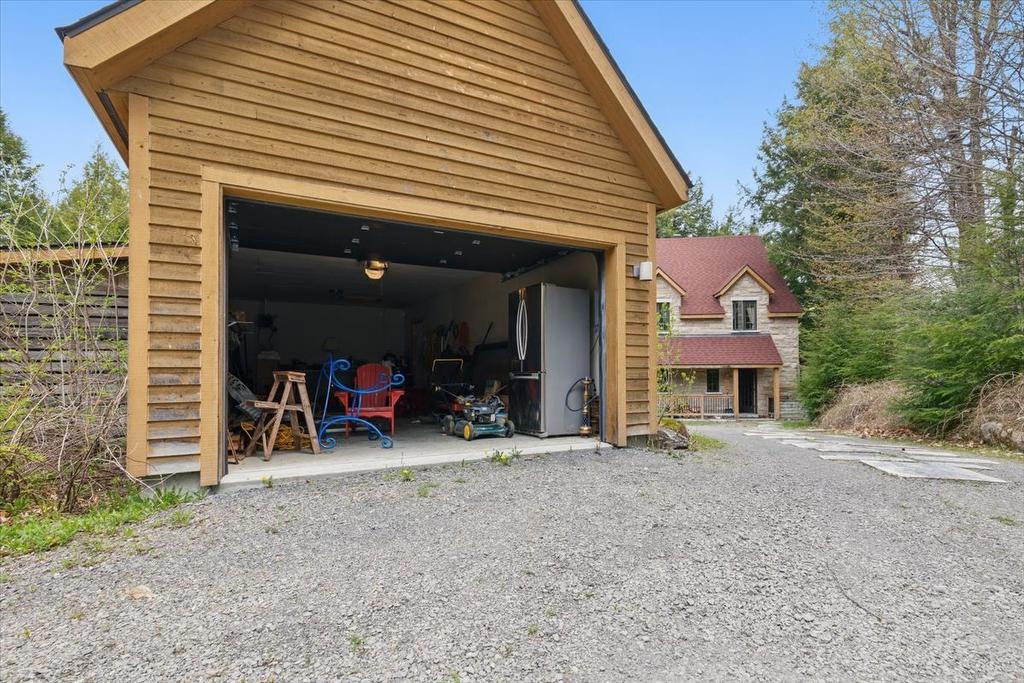 Garage - 10 Ch. Du Frère-André, Brownsburg-Chatham, QC - Outdoor
