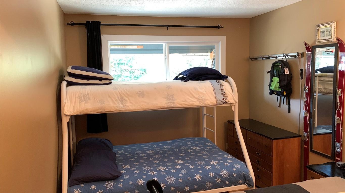 305-1191 Apex Mountain Road, Apex Mountain, BC - Indoor Photo Showing Bedroom