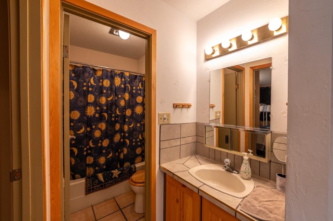 305-1191 Apex Mountain Road, Apex Mountain, BC - Indoor Photo Showing Bathroom