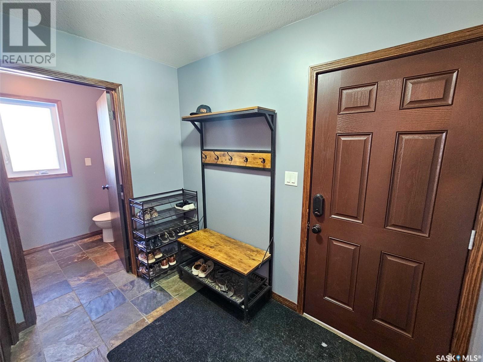 Chandler Acreage, Wood River Rm No. 74, SK - Indoor