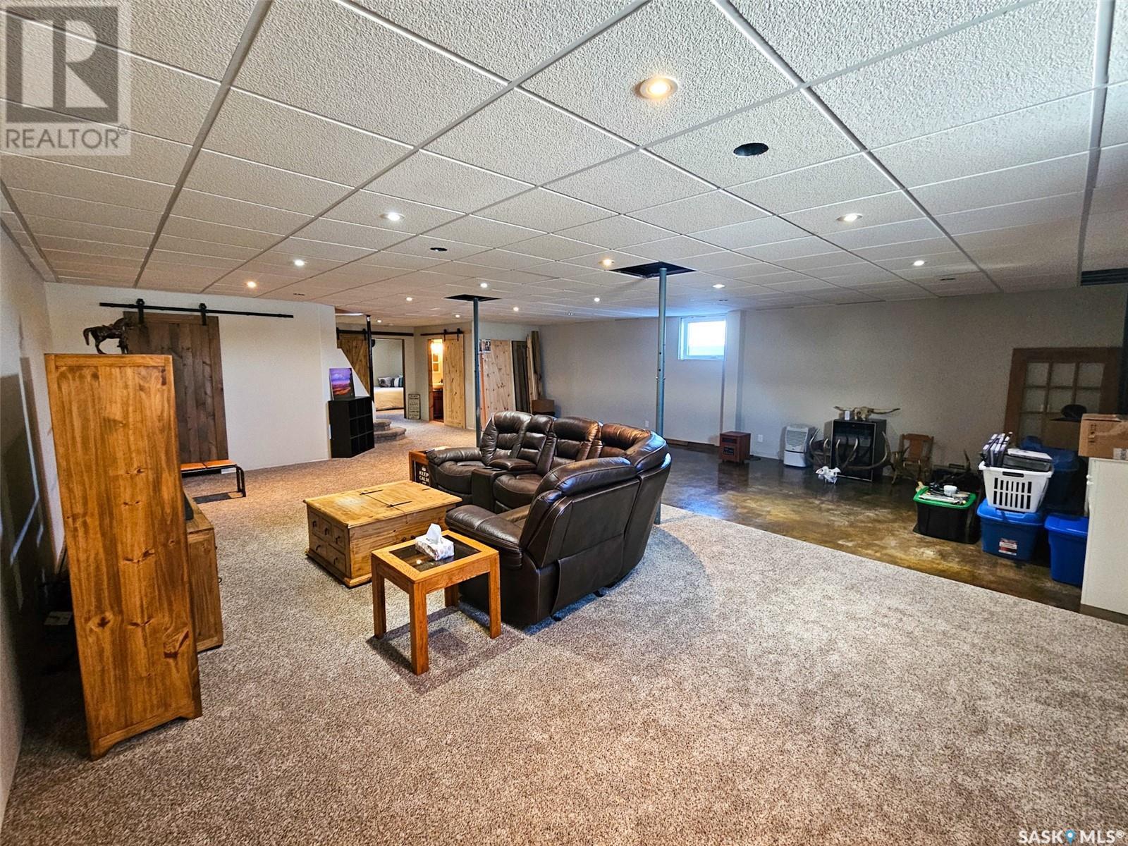 Chandler Acreage, Wood River Rm No. 74, SK - Indoor
