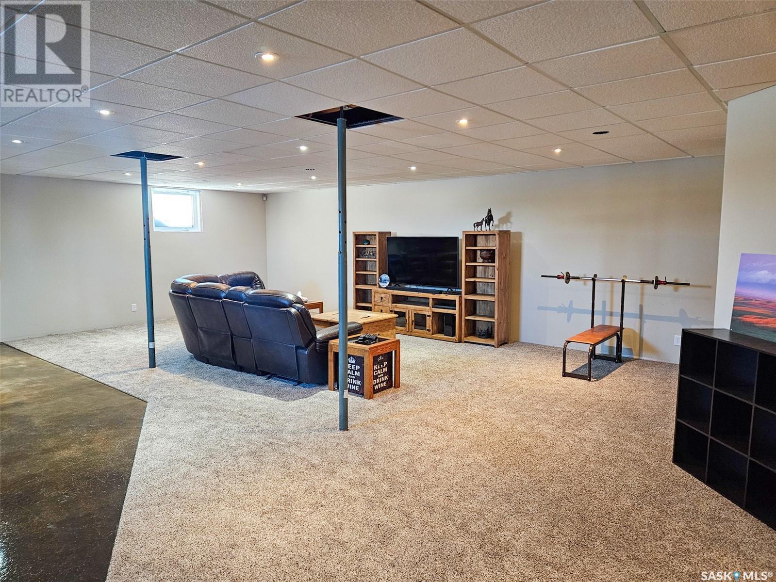 Chandler Acreage, Wood River Rm No. 74, SK - Indoor