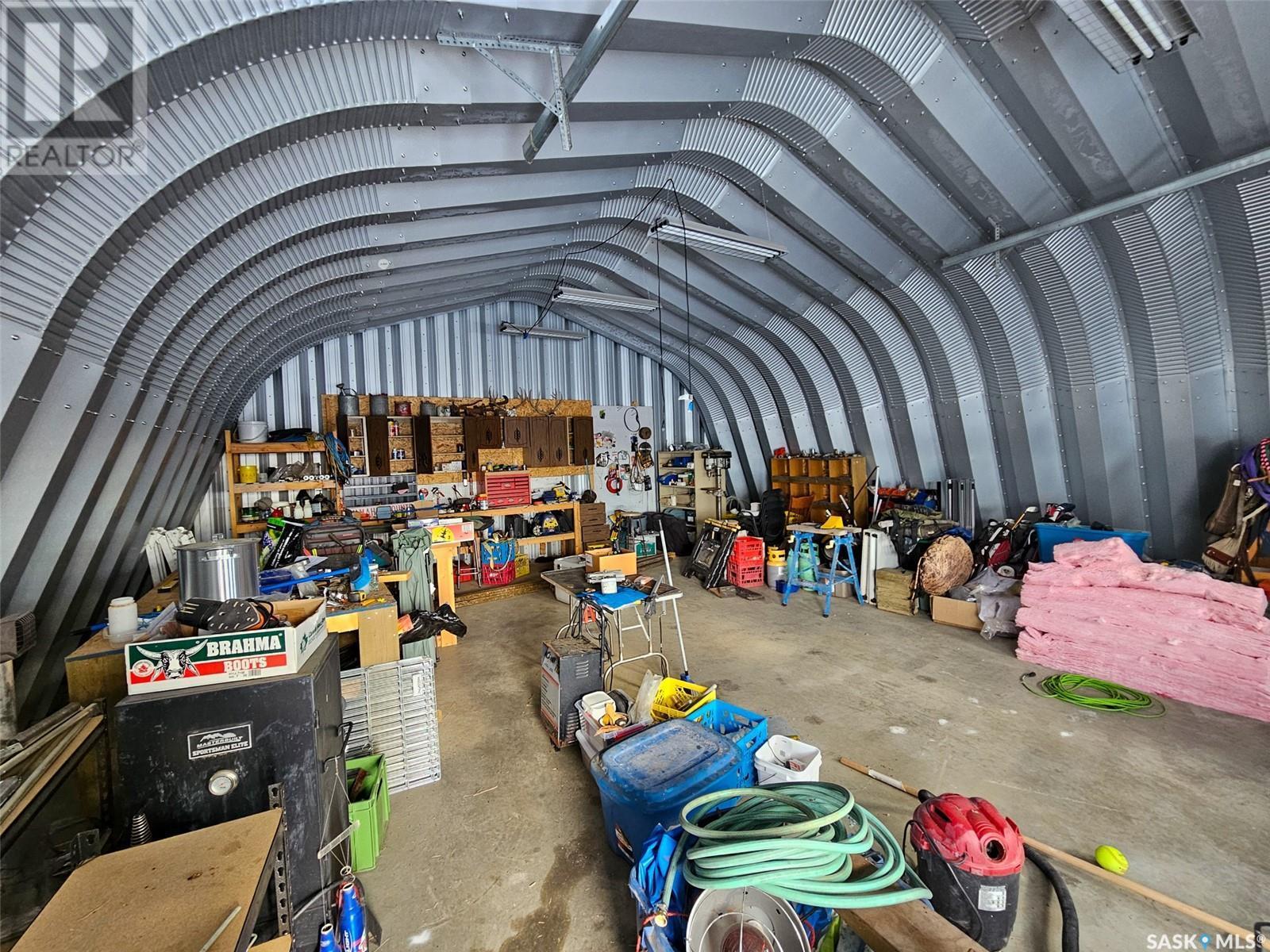 Chandler Acreage, Wood River Rm No. 74, SK - Indoor