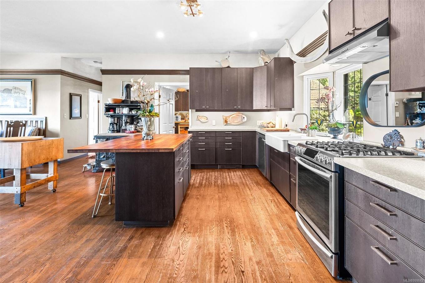 474 Sticks Allison Rd, Galiano Island, BC