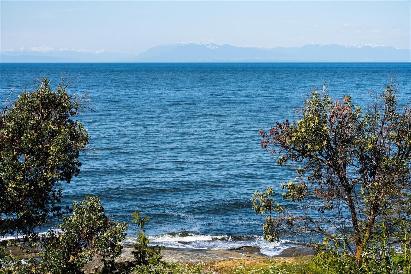 474 Sticks Allison Rd, Galiano Island, BC