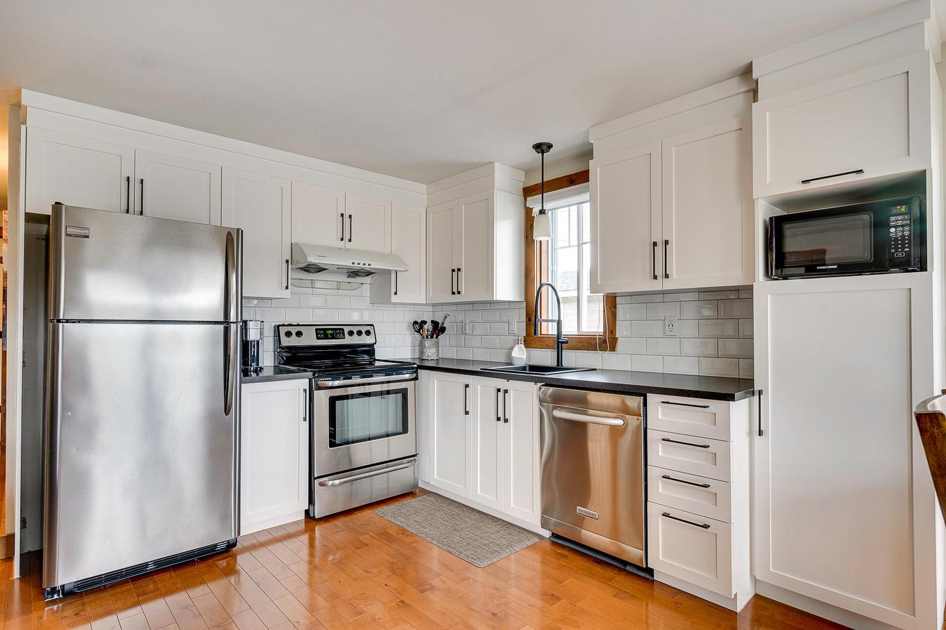 Kitchen - 219 Ch. Des Habitations-Des-Monts, Saint-Sauveur, QC - Indoor Photo Showing Kitchen