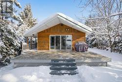 Large wrap-about decking -