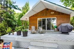 Ideal for summer lounging and fun BBQs -